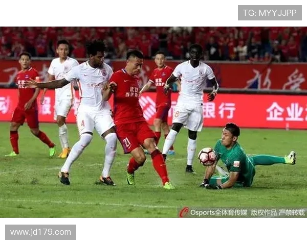 鲁能与力帆对决精彩点评分析揭示比赛关键因素与战术布局